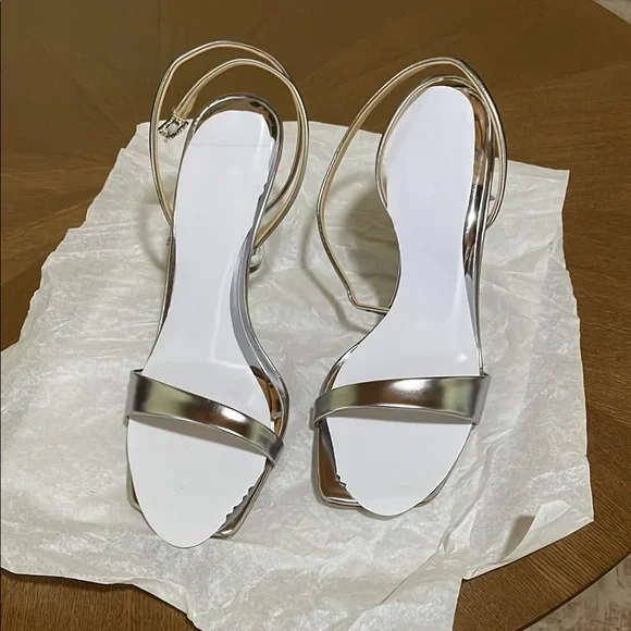 Badgley Mischka Silver Sculptural Heels - Picture 2 of 11